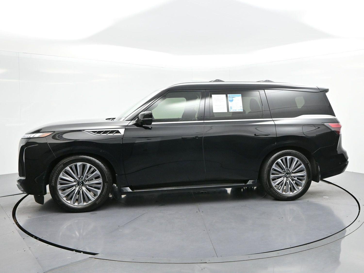 Used 2025 Black Obsidian INFINITI LUXE image 4