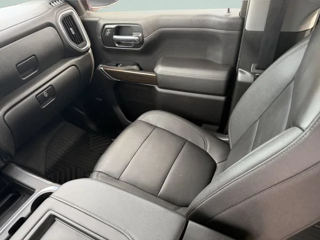 Used 2021 RED HOT Chevrolet LT Trail Boss image 17