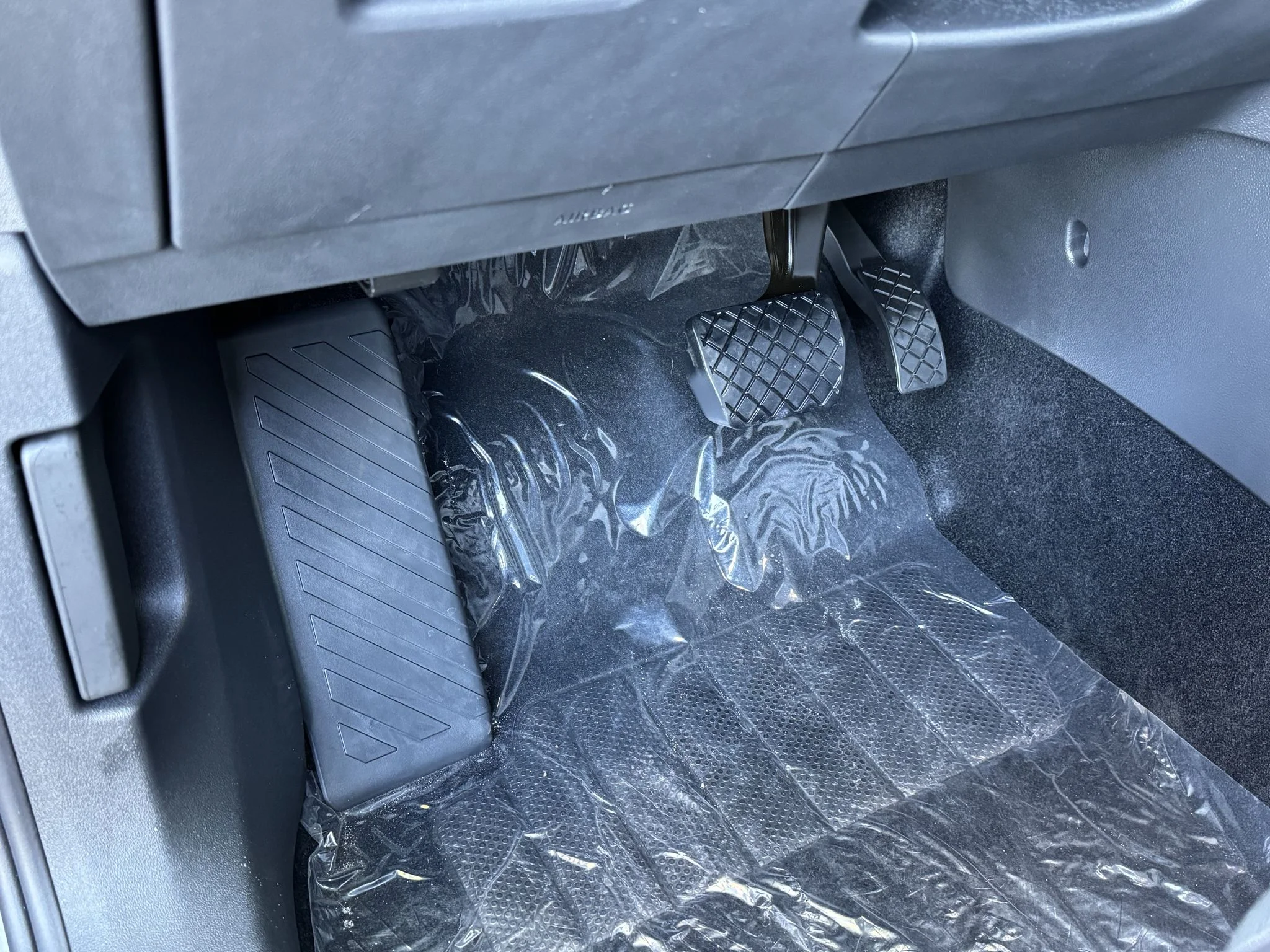 New 2026 Pyrite Silver Metallic Volkswagen S image 15