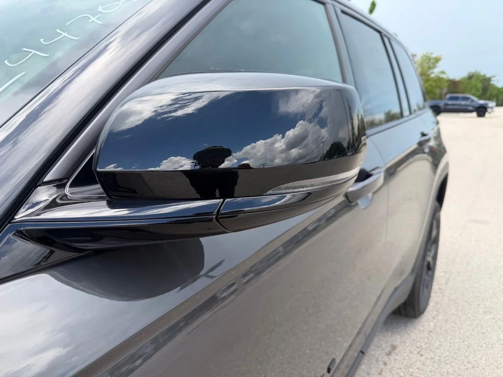 New 2026 Baltic Gray Metallic Clear-Coat Exterior Paint Jeep Laredo Altitude image 30