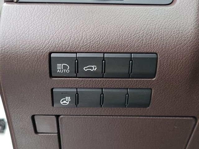 Used 2020 White Lexus 350L image 32