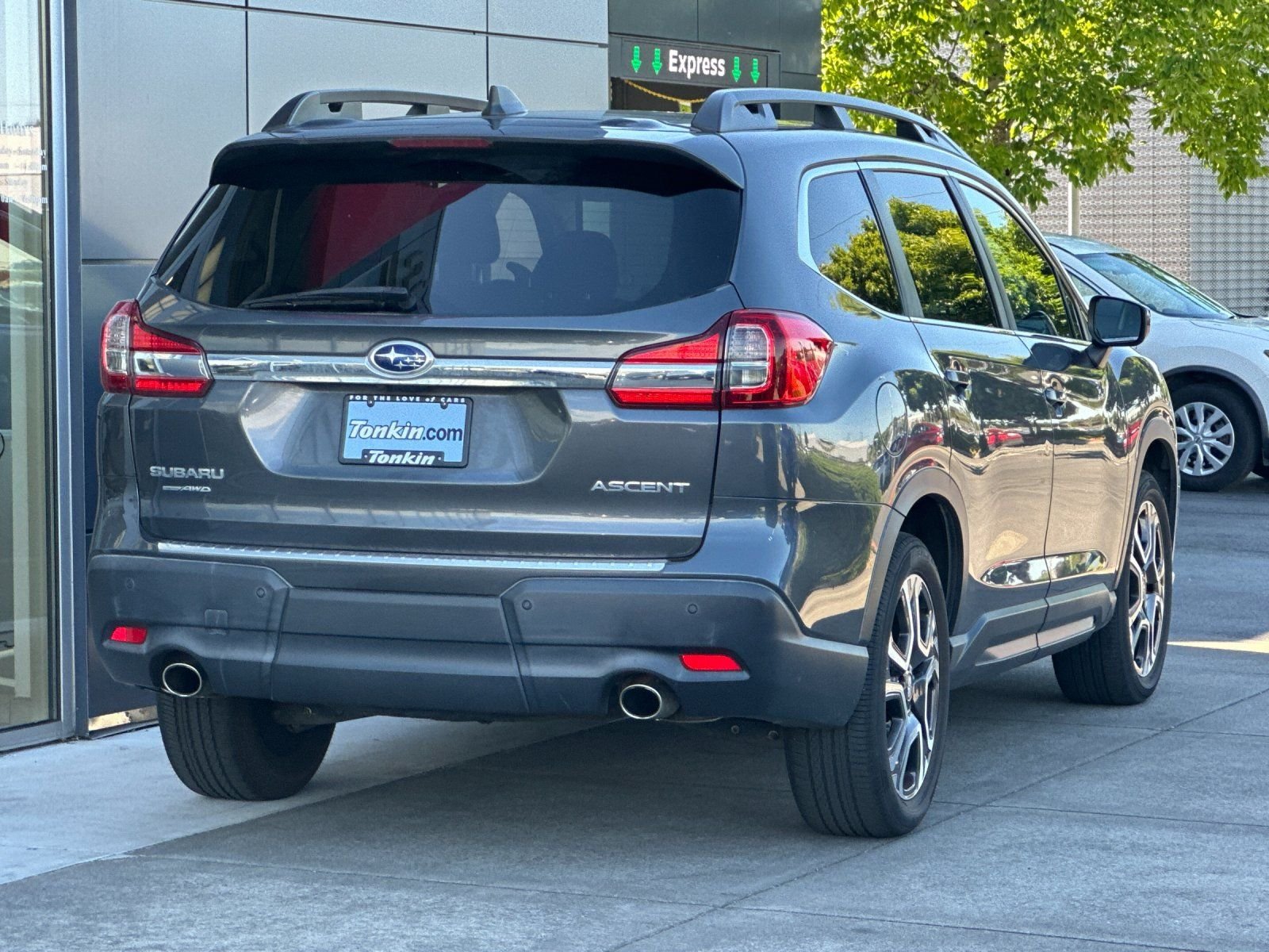 Used 2020 Magnetite Gray Metallic Subaru Premium image 3