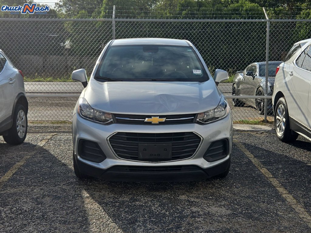 Used 2022 Chevrolet Trax LS with VIN KL7CJKSM1NB535322 for sale in San Marcos, TX