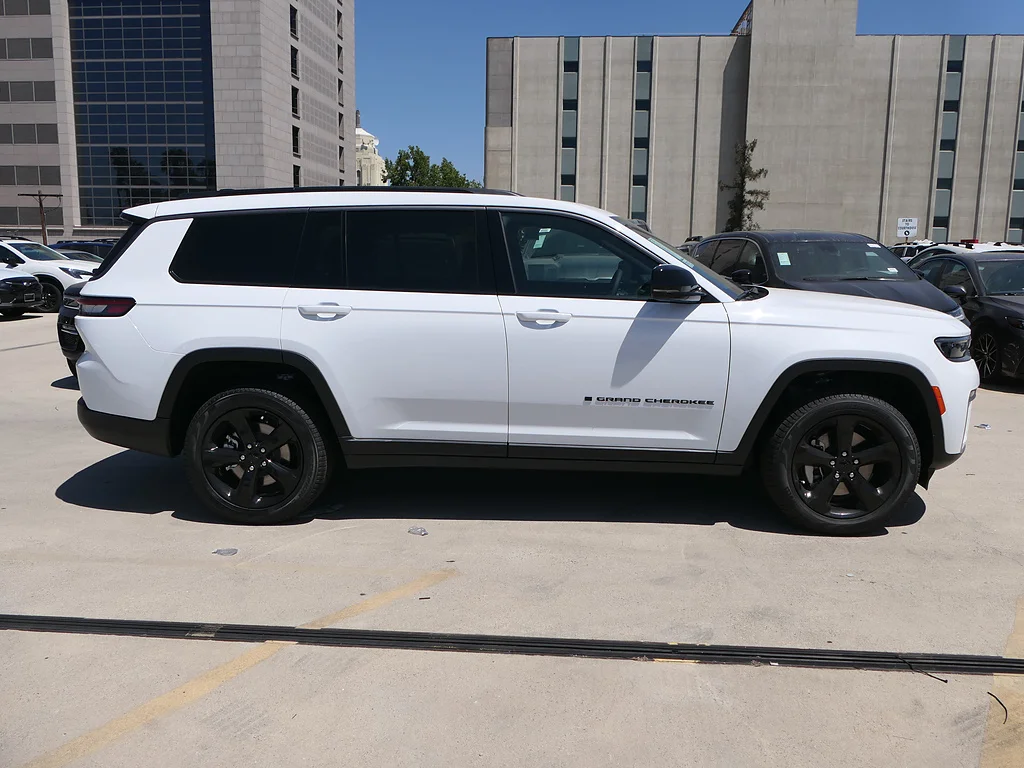 New 2026 Bright White Clear Coat Jeep Limited 4x4 image 2