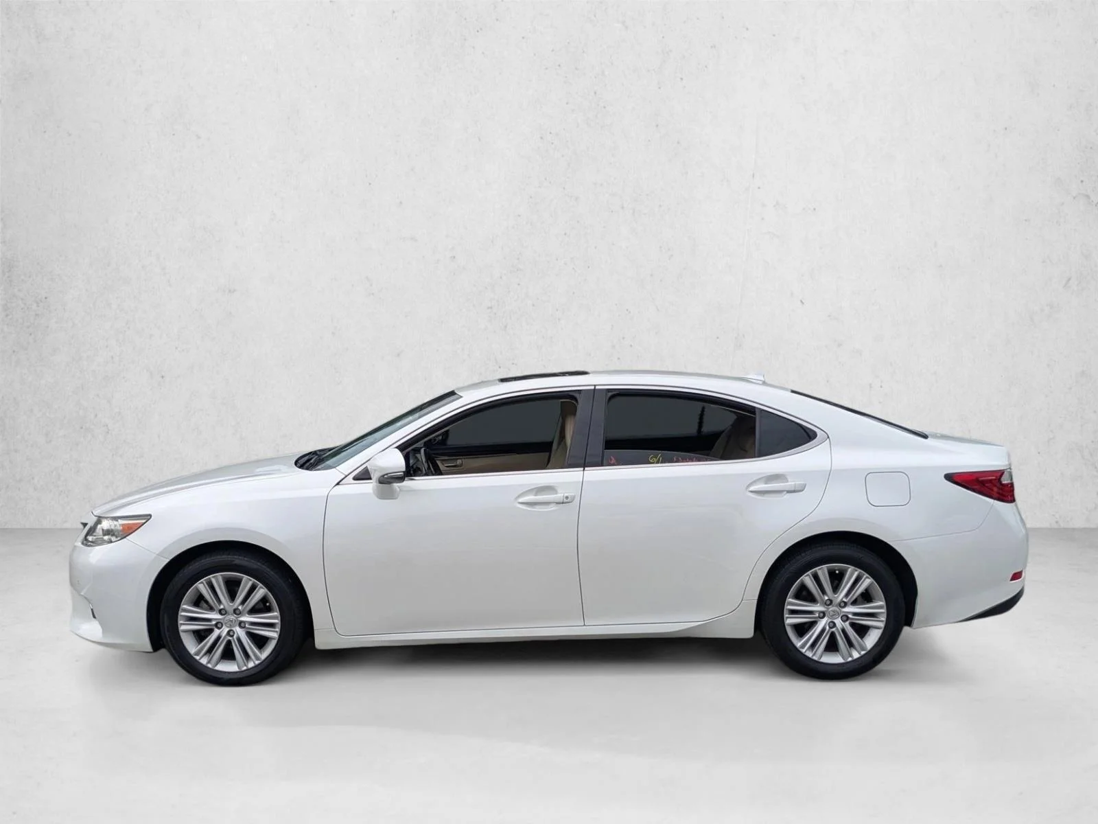 Used 2014 Starfire Pearl Lexus  image 8