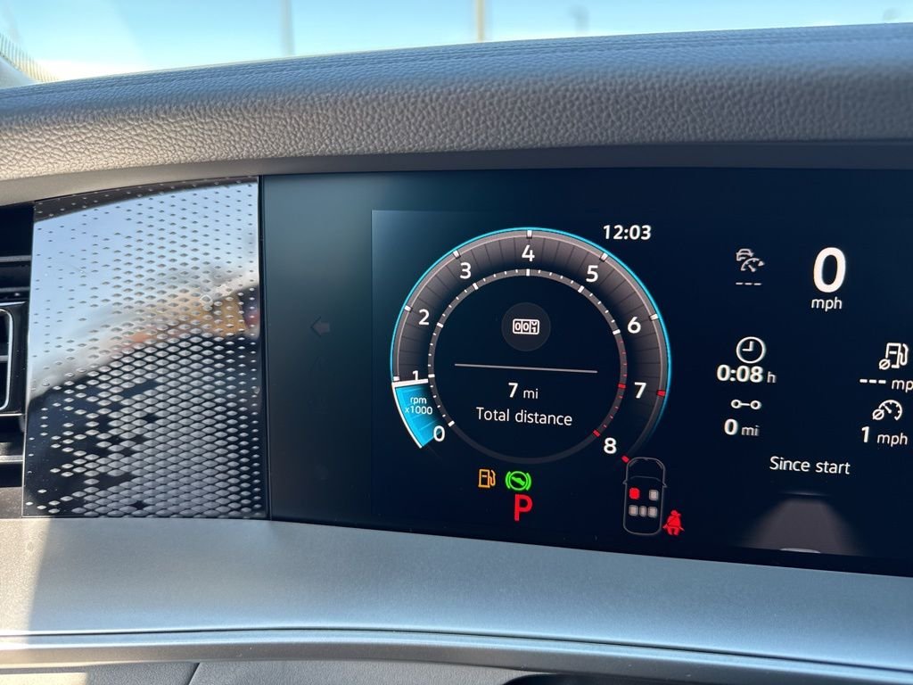 New 2026 Platinum Gray Metallic Volkswagen 2.0T SE image 16