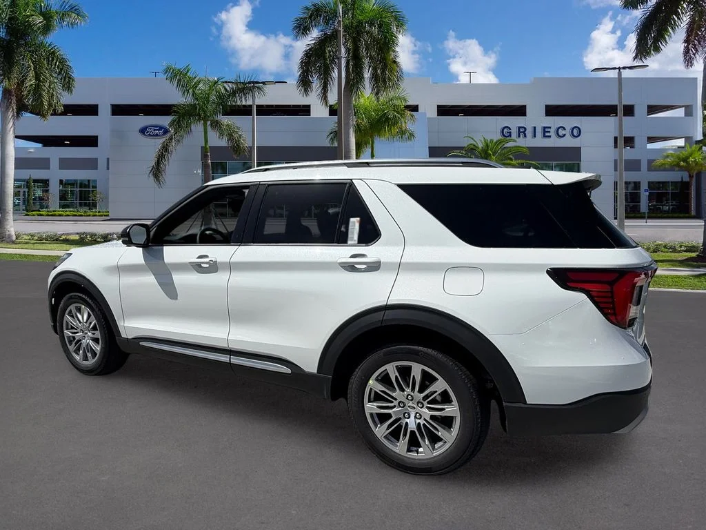 New 2027 Star White Metallic Tri-Coat Ford Platinum™ image 5