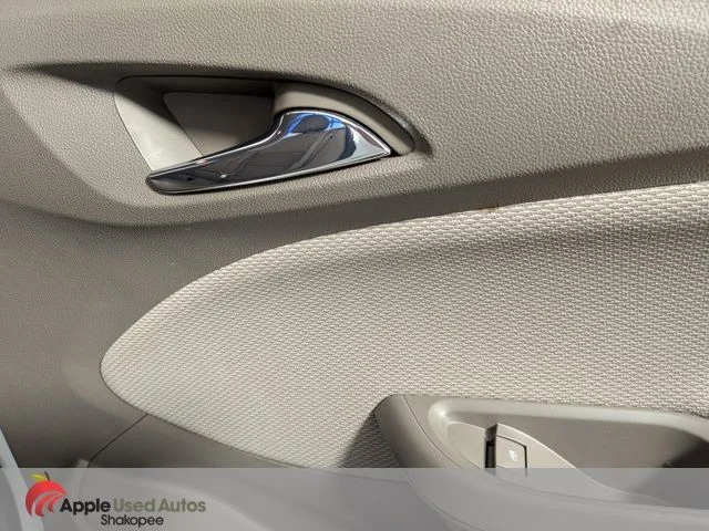 Used 2018 White Chevrolet LT image 32