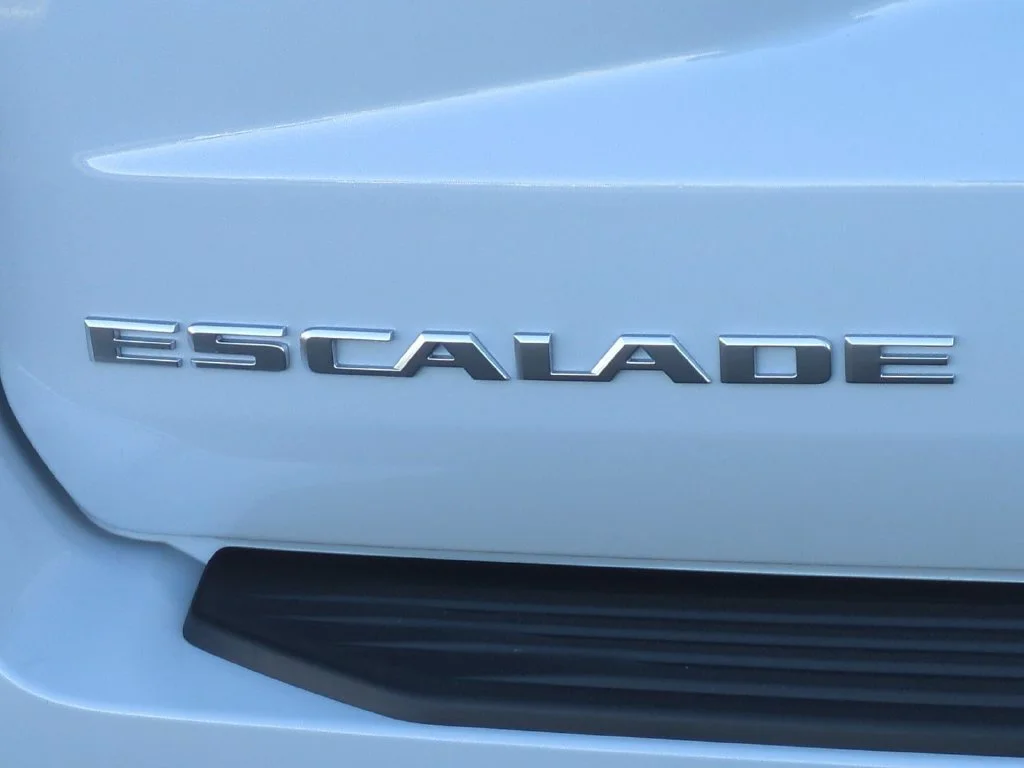 New 2026 Vibrant White Tricoat Cadillac Platinum Sport image 10
