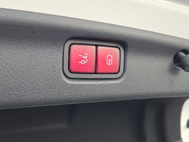 Certified Used 2023 White Mercedes-Benz C 300 image 31