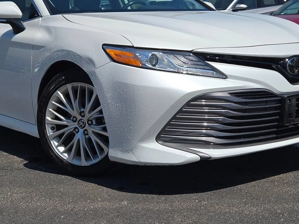 Used 2020 Beige Toyota XLE image 3