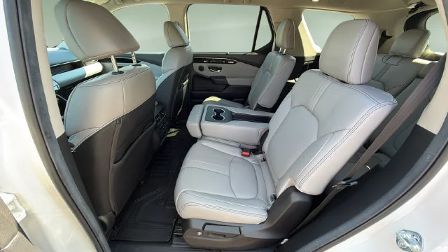 Used 2025 White Honda EX-L image 19