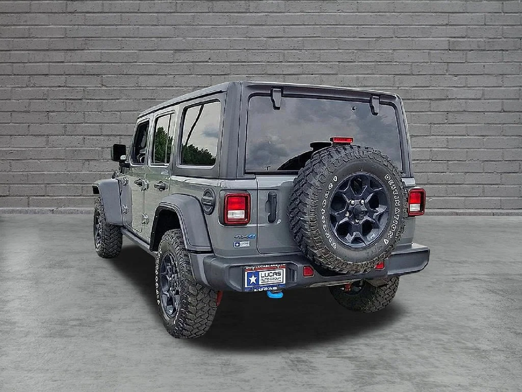 Used 2023 Gray Jeep 4x4 image 11