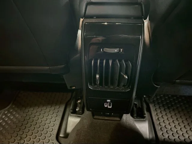 Used 2025 White Jeep Latitude image 20