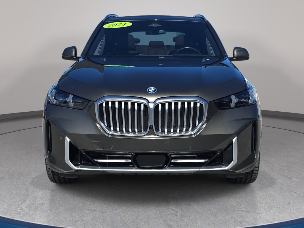 Used 2024 Green BMW xDrive50e image 3