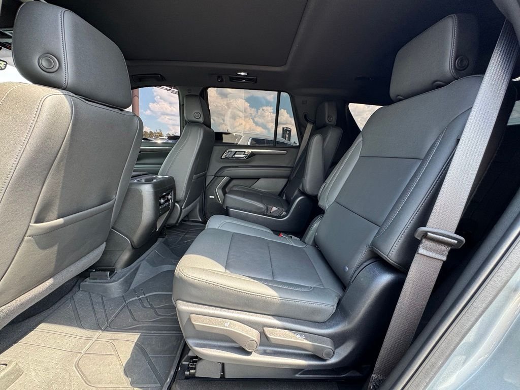 Used 2025 Gray Chevrolet Z71 image 35