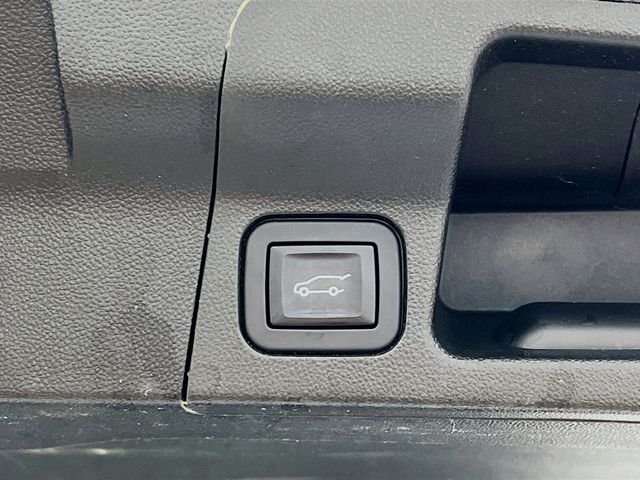 2017 GMC Acadia Denali - Photo 29