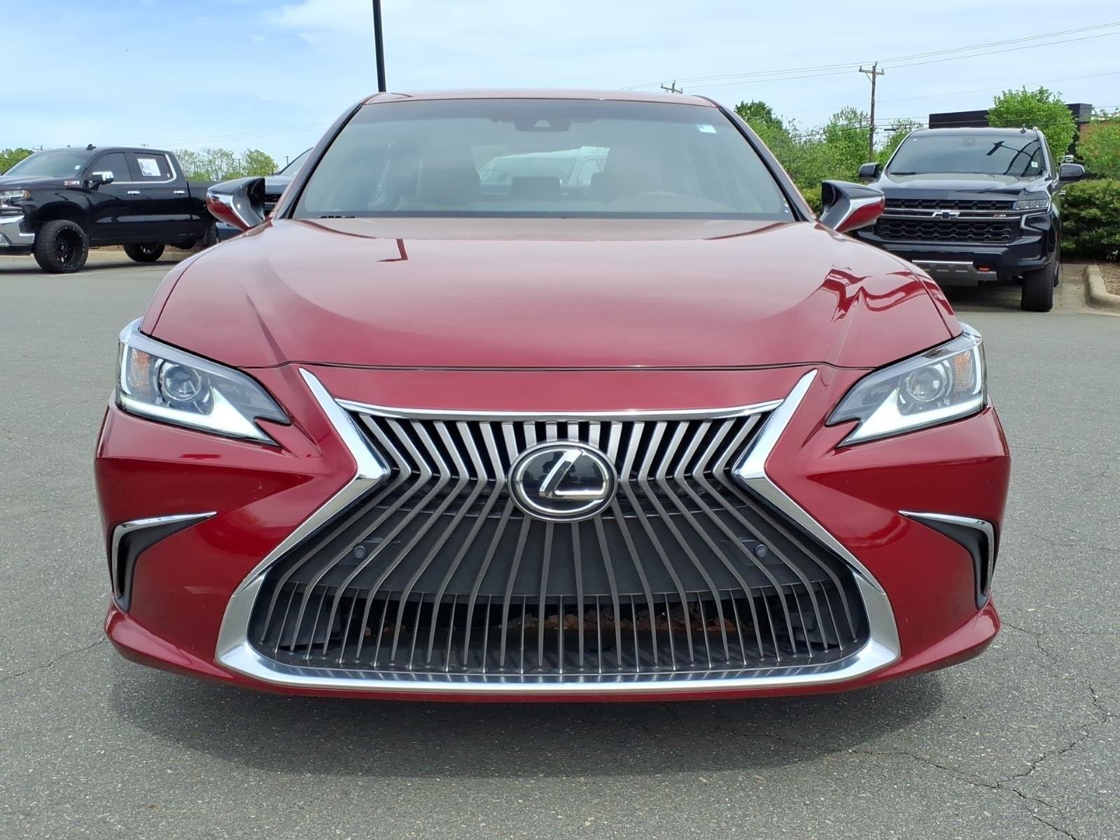 Used 2020 Matador Red Mica Lexus ES 350 image 14