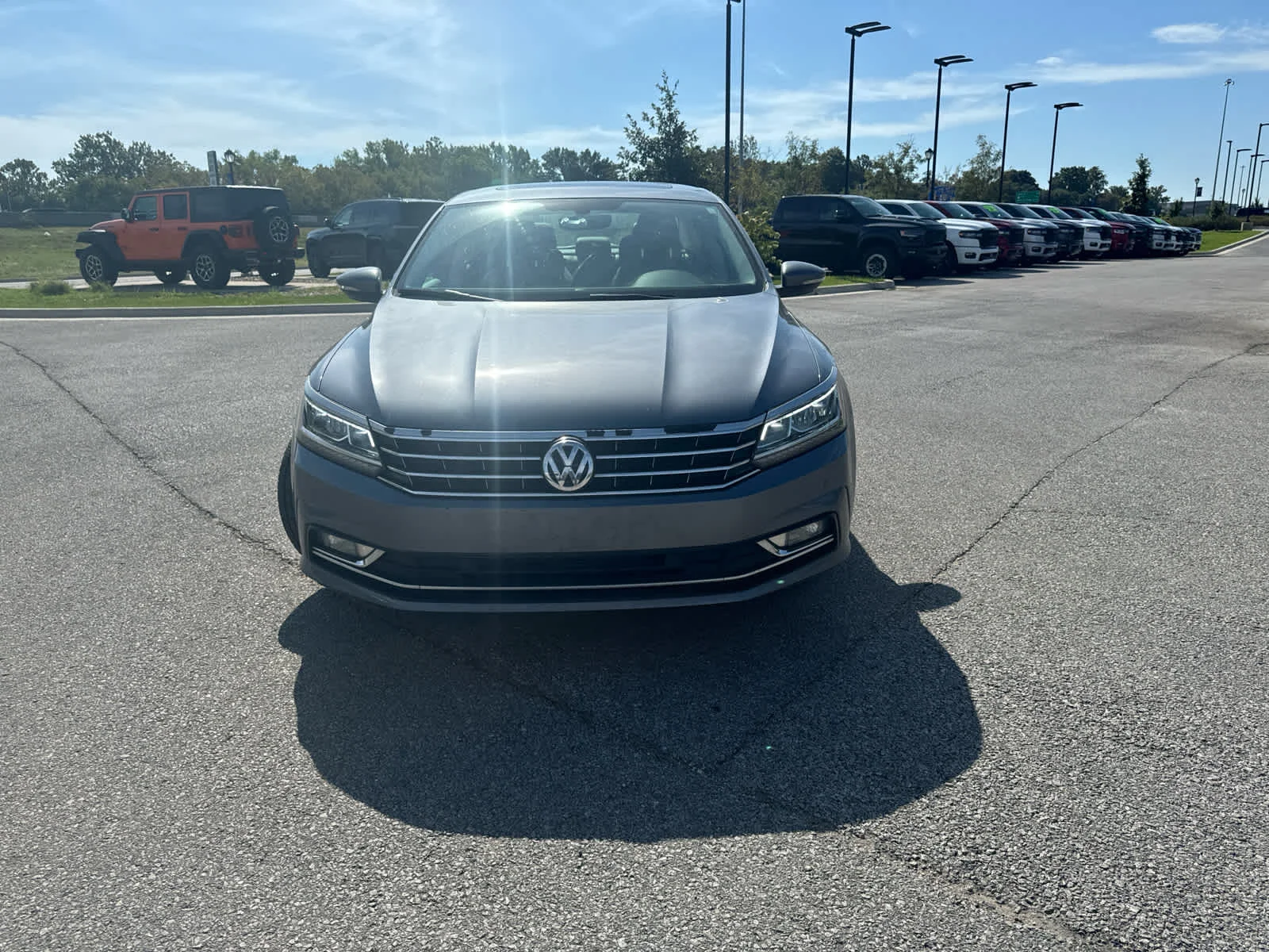 Used 2018 Volkswagen Passat SE with VIN 1VWBA7A35JC020006 for sale in Kansas City