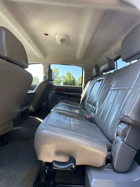 Used 2006 Bright Silver Metallic Dodge SLT image 16