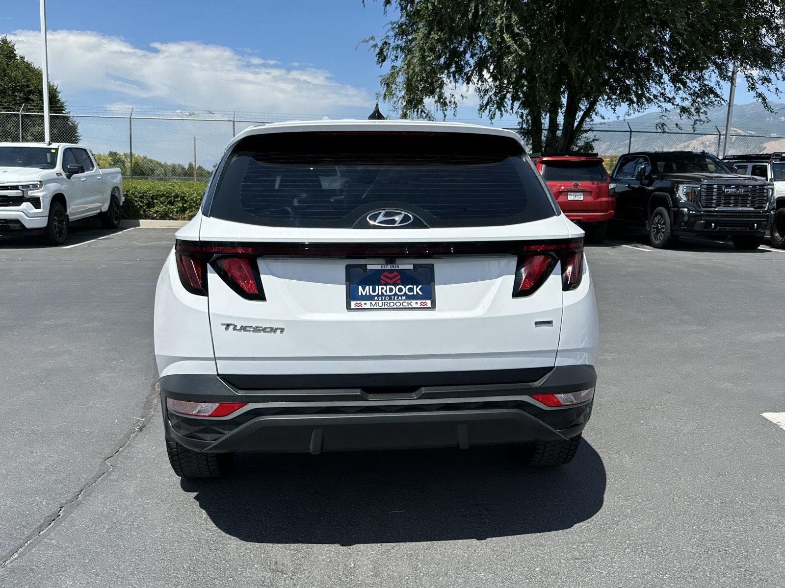 Used 2024 White Hyundai SE image 10
