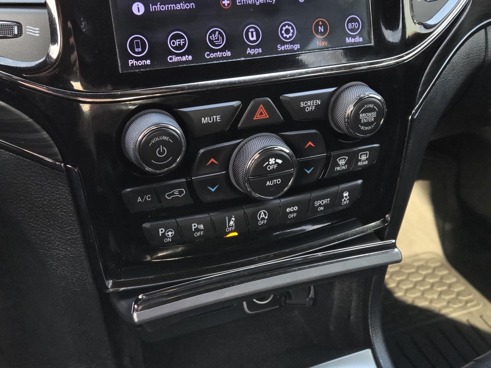 Used 2019 Bright White Clearcoat Jeep Limited X image 27
