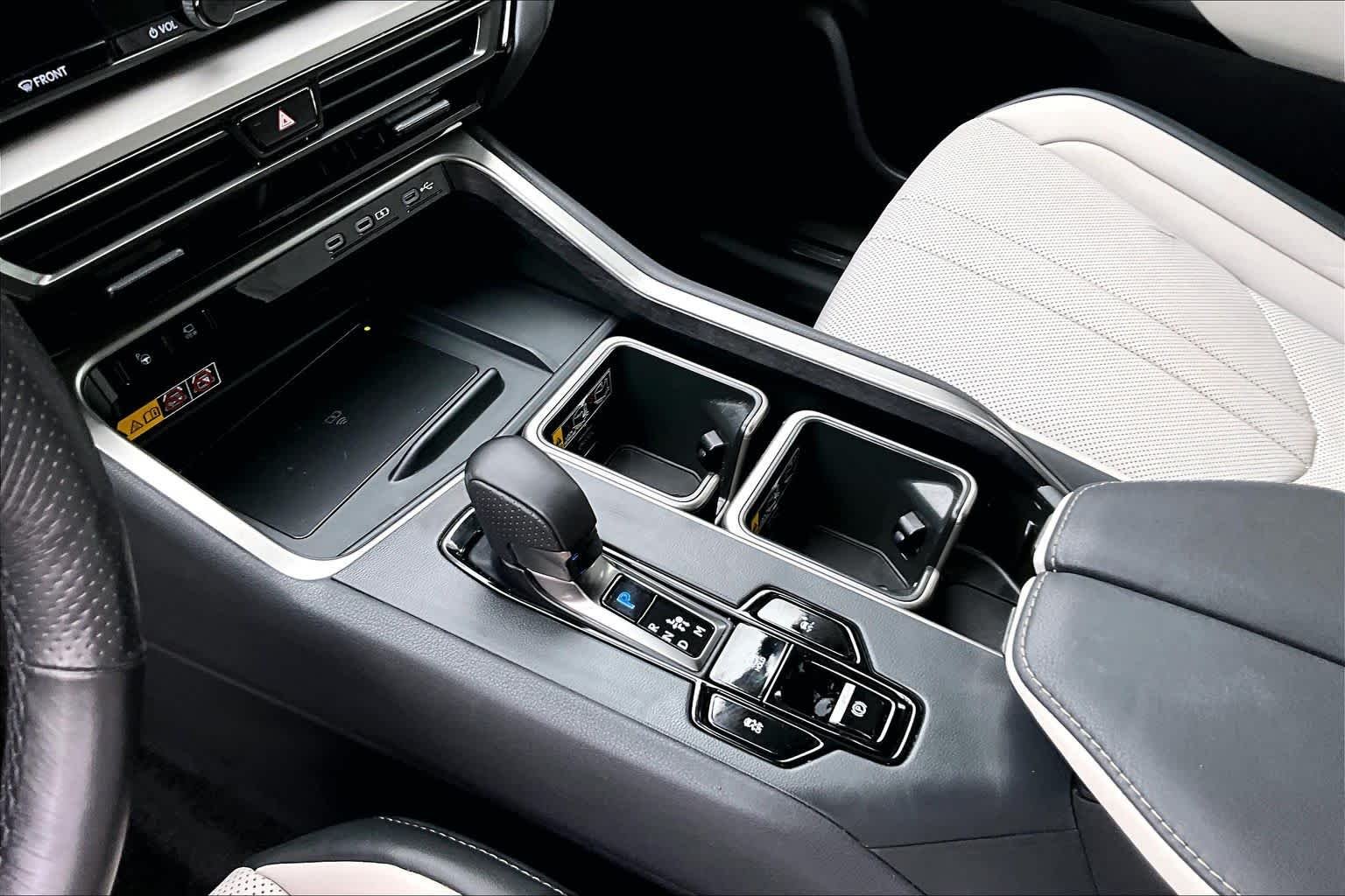 Used 2025 Incognito Lexus F SPORT Premium image 17