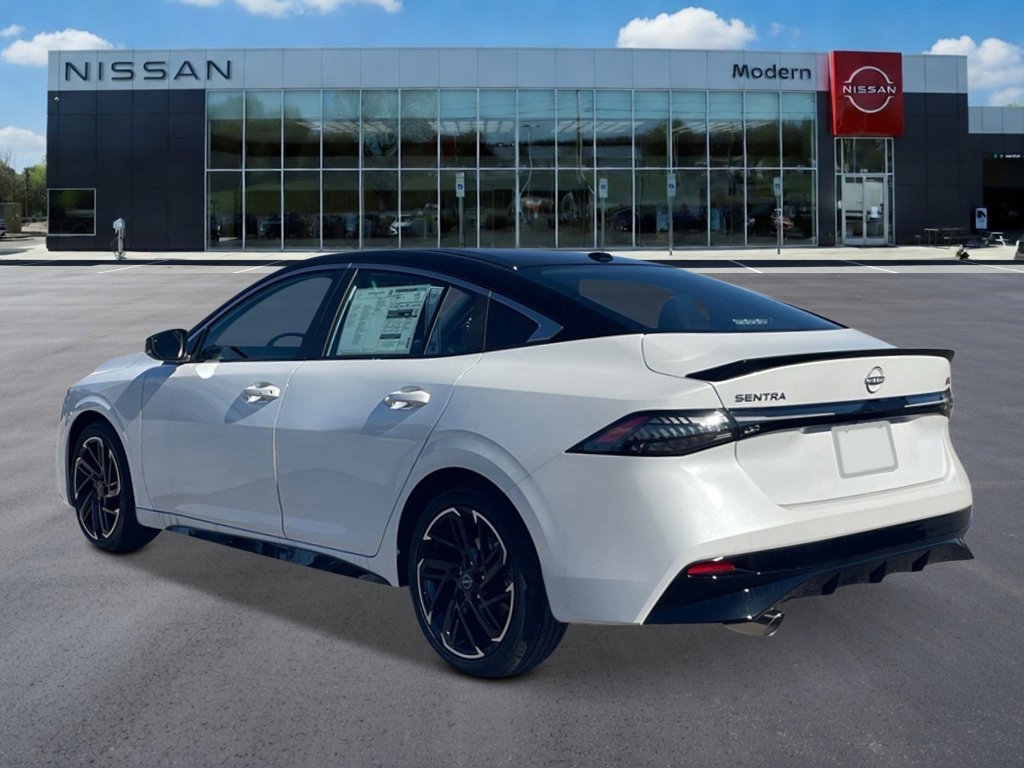 New 2026 Aspen White Tricoat/Super Black Nissan SR image 3