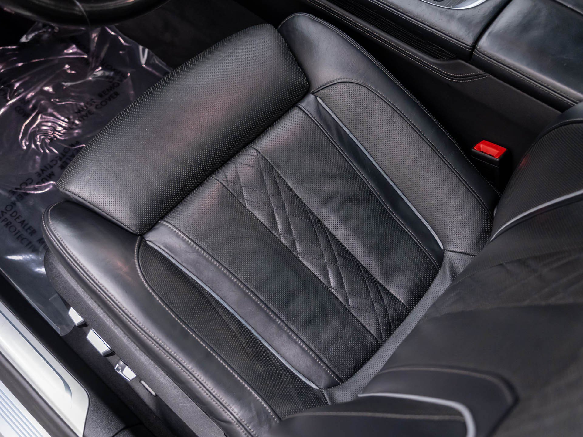 Used 2022 Donington Grey Metallic BMW 750i xDrive image 16