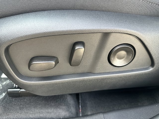 2027 Chevrolet Equinox LT - Photo 14