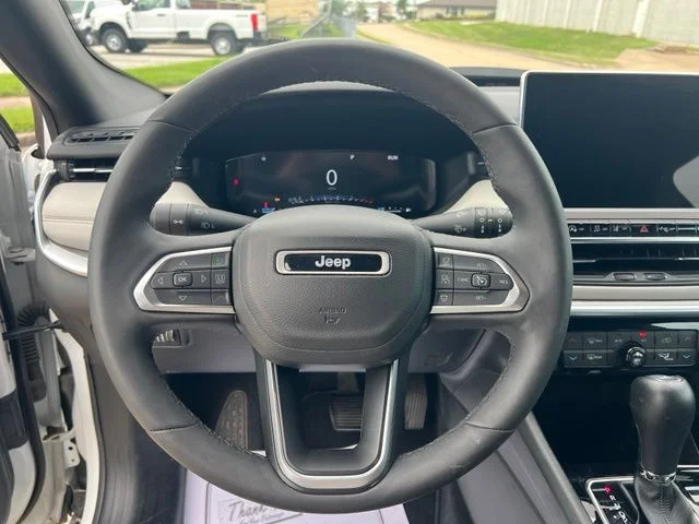 Used 2025 White Jeep Limited image 16