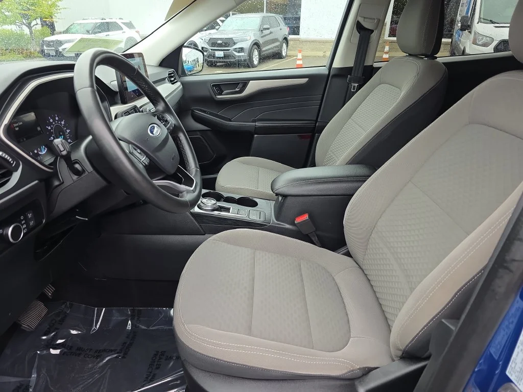 Certified Used 2022 Blue Ford SE image 5