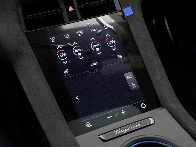 2025 Porsche Taycan GTS - Photo 21