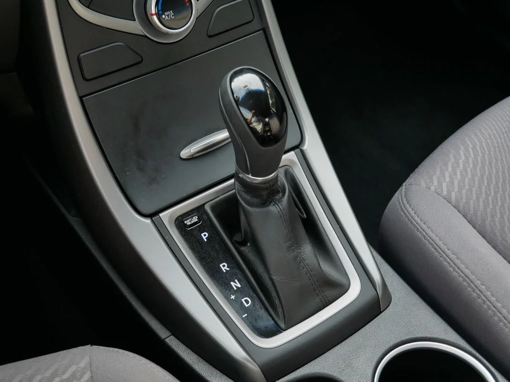 Used 2014 Gray Hyundai SE image 24