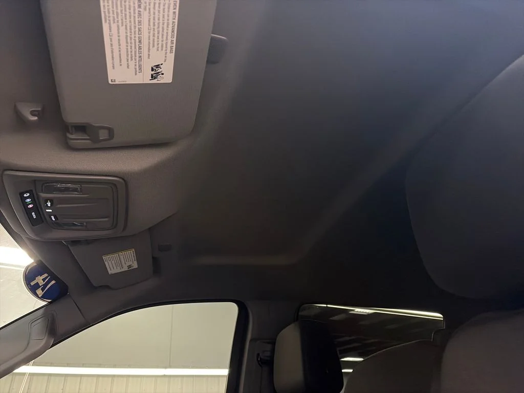 Used 2024 White GMC Elevation image 13