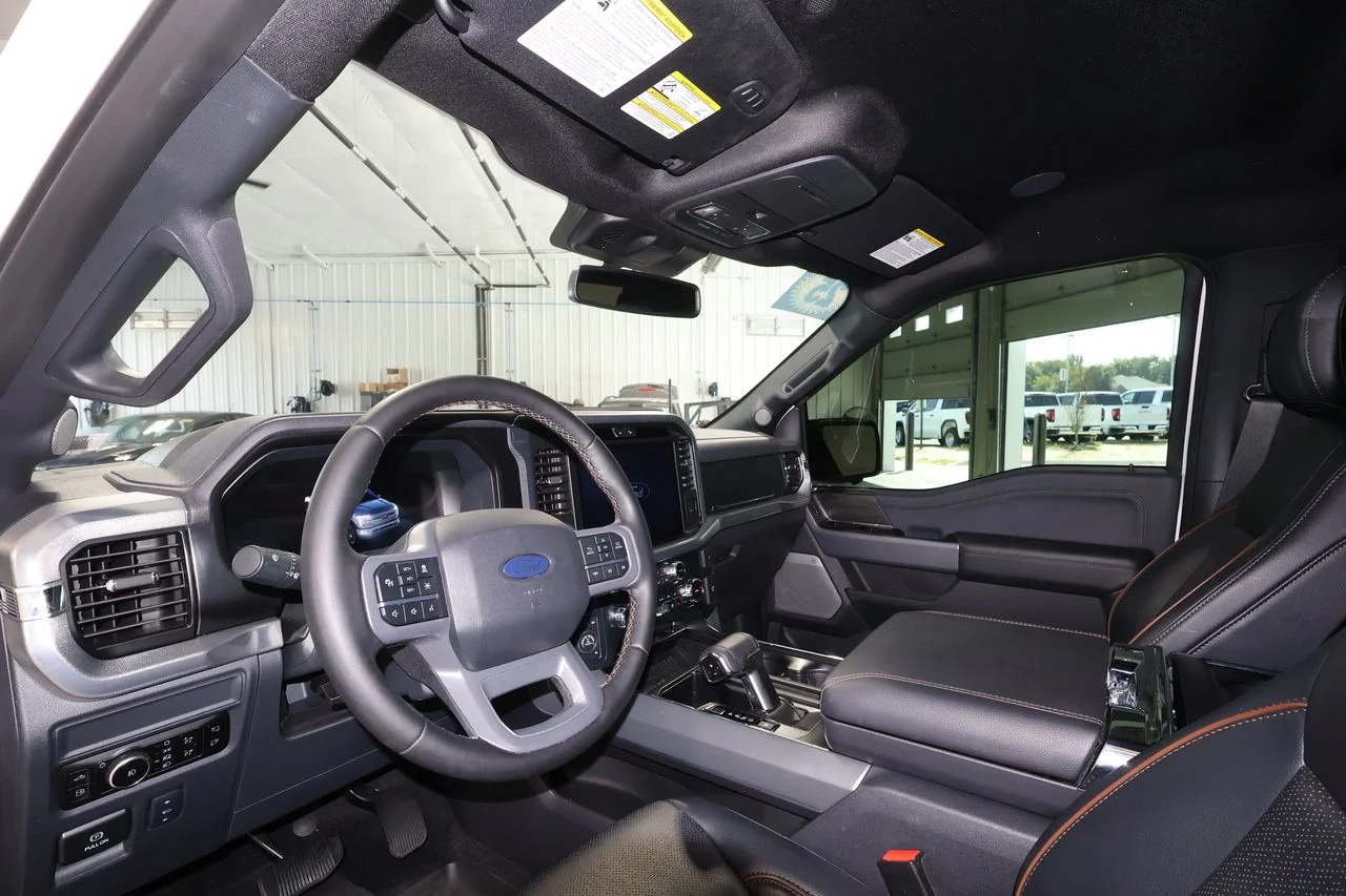Used 2025 White Ford Lariat image 9