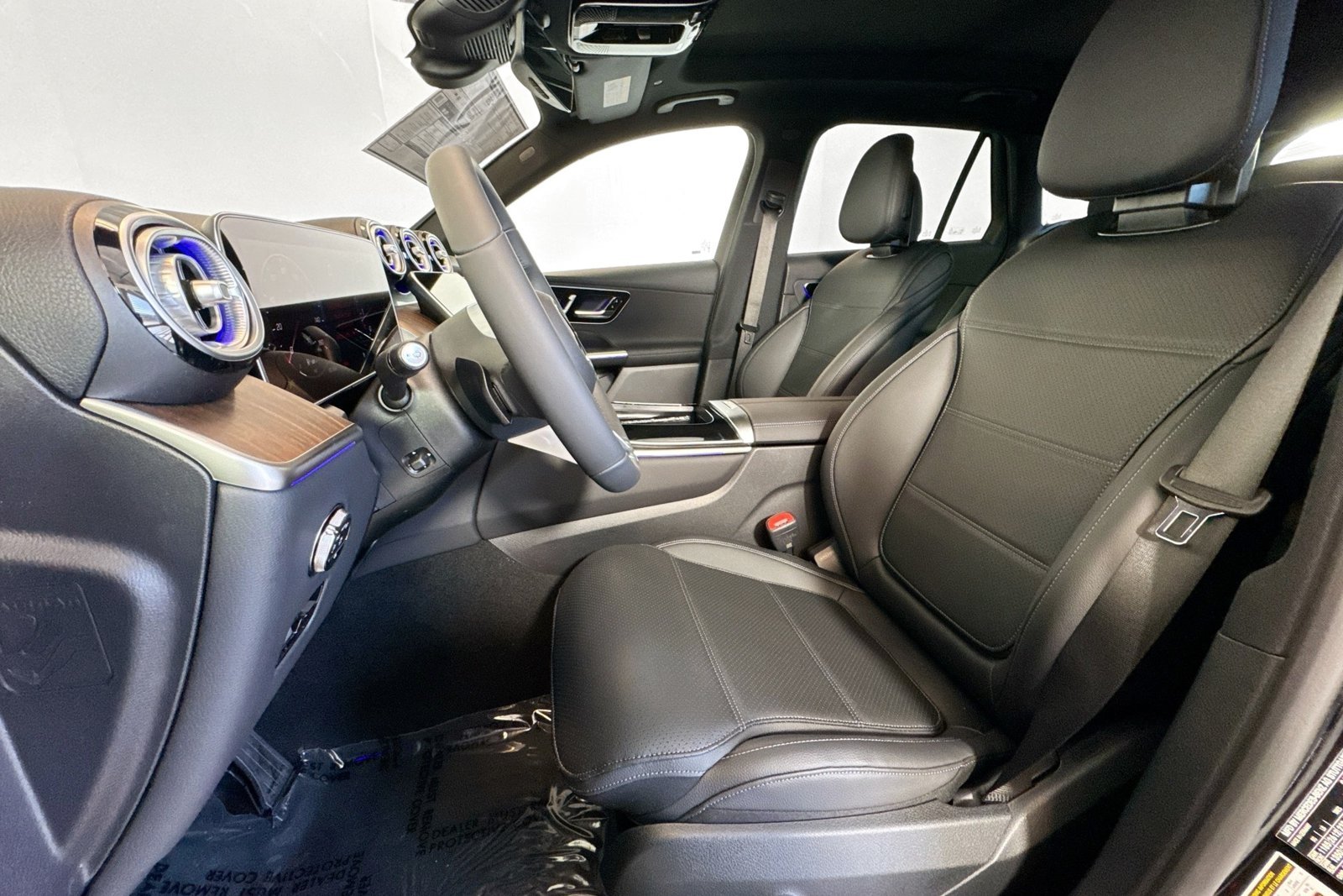 New 2026 Black Mercedes-Benz GLC 300 image 18