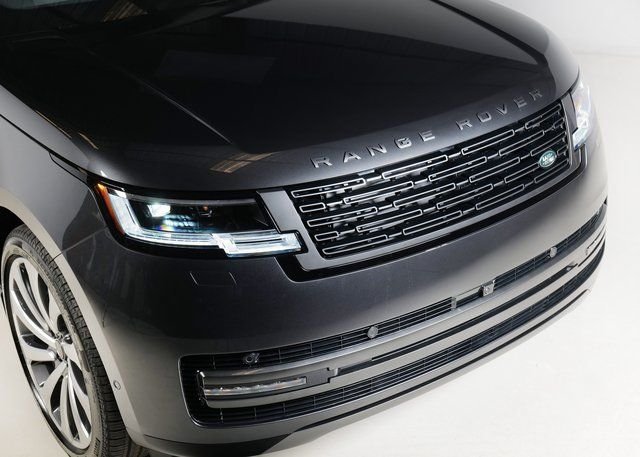 New 2026 Carpathian Grey Land Rover SE image 28
