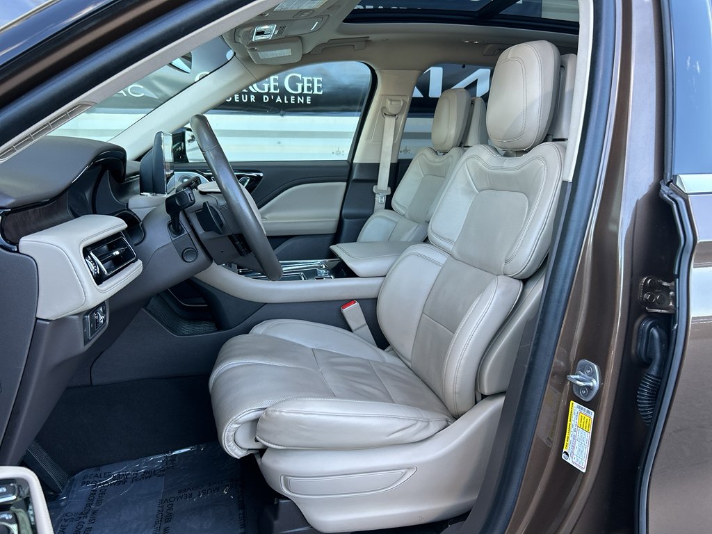 Used 2022 Bronze Smoke Metallic Clearcoat Lincoln Reserve image 10