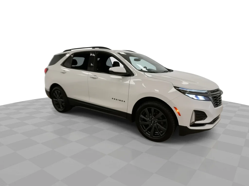 Used 2023 Summit White Chevrolet RS image 3