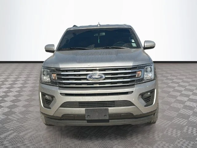 Used 2019 Silver Ford XLT image 2