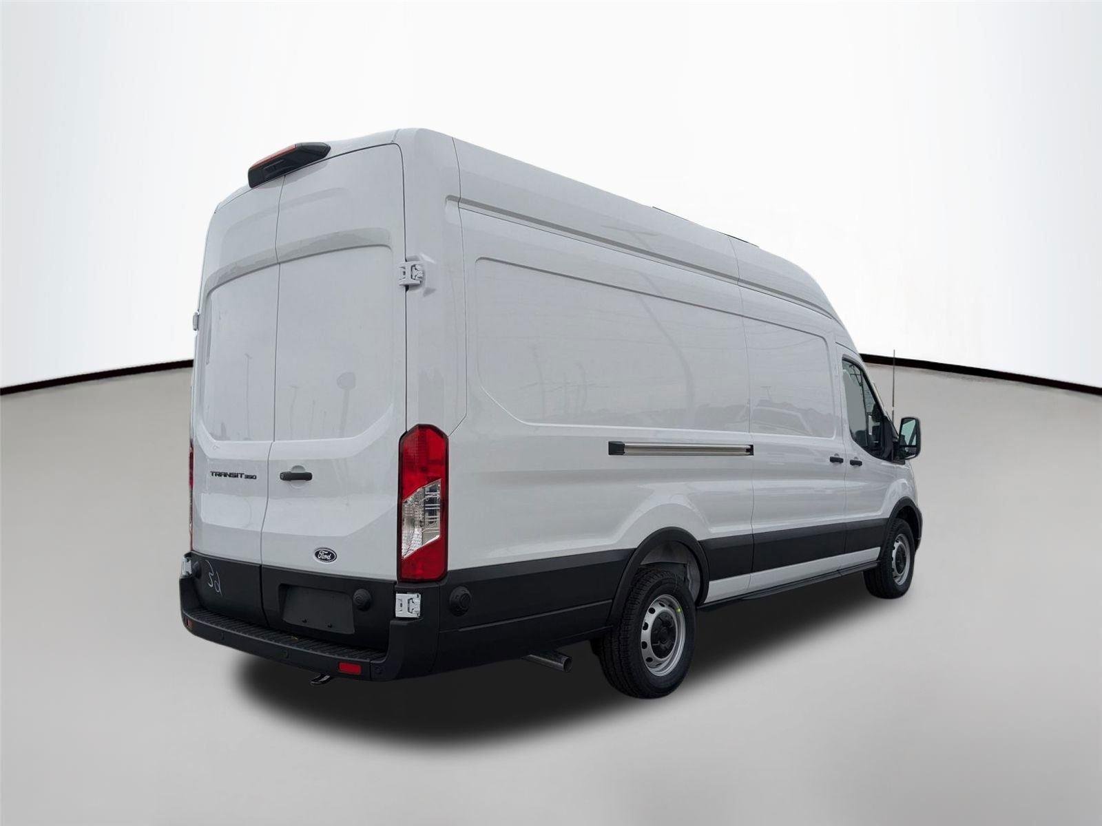 New 2026 Oxford White Ford Cargo Van image 5