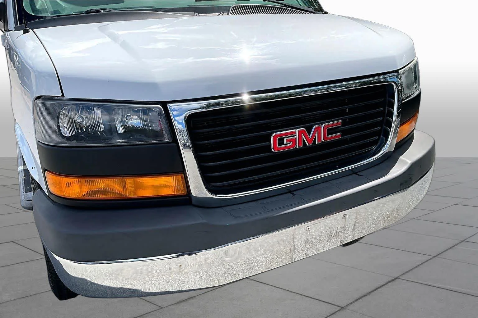 Certified Used 2020 Summit White GMC  image 31