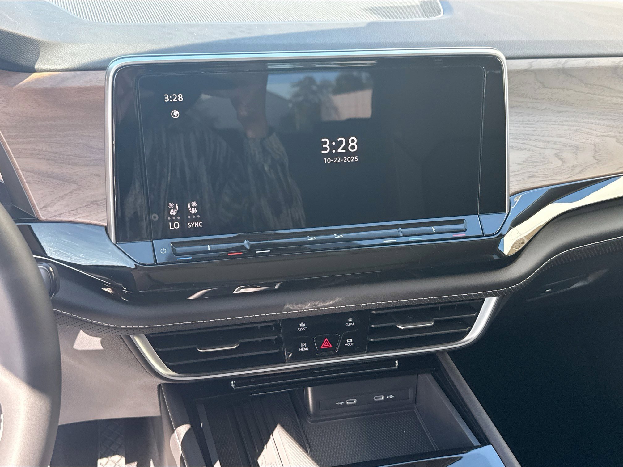 2026 Volkswagen Atlas SE w/Tech - Photo 12