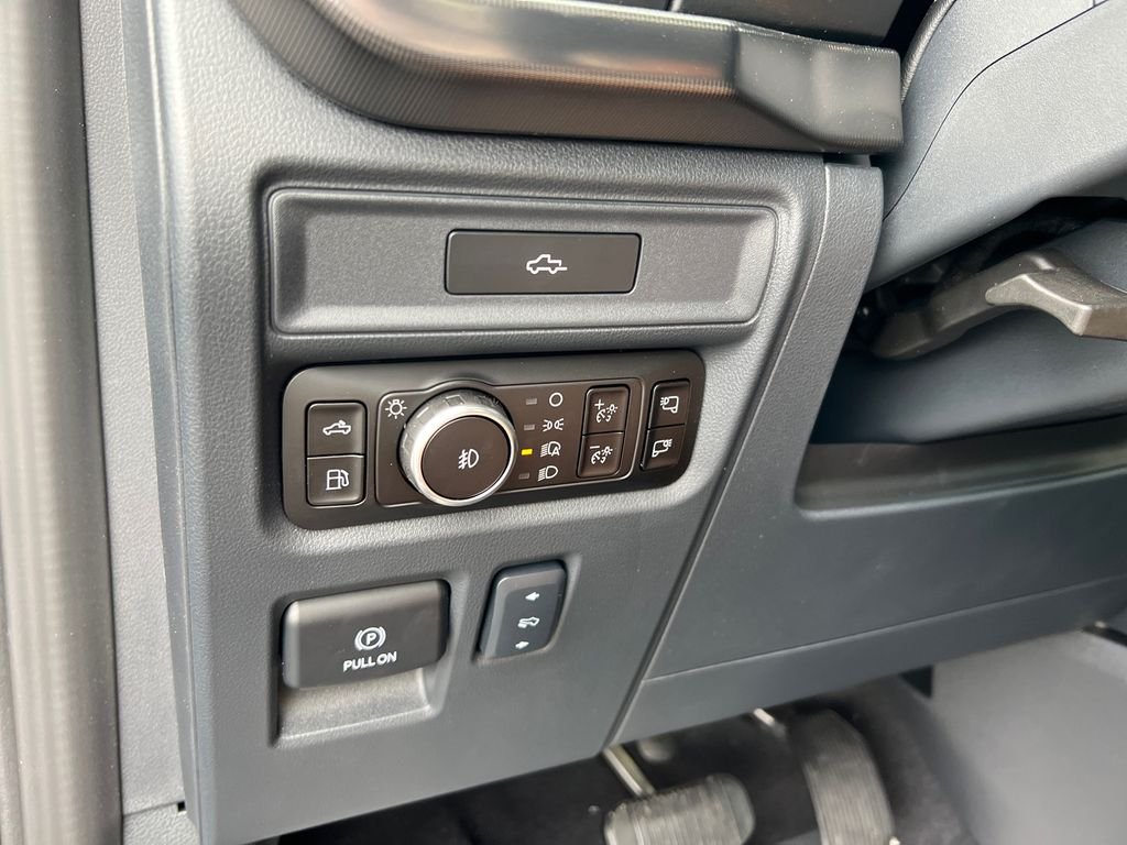 New 2026 Black Ford Lariat image 37