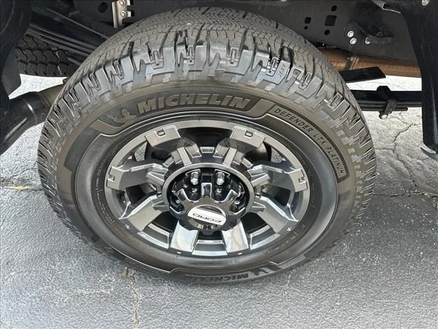 Used 2024 Silver Ford Lariat image 38