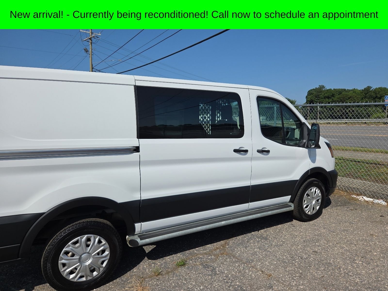 Used 2025 Oxford White Ford Base image 3