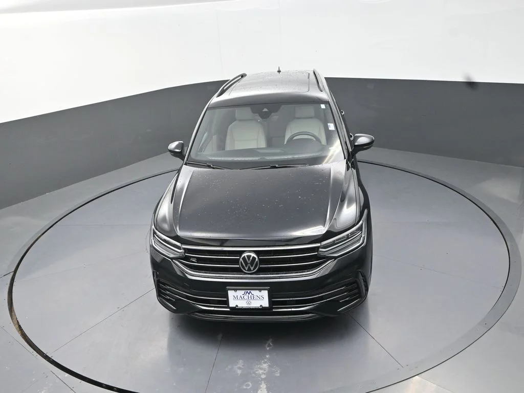 Used 2024 Black Volkswagen 2.0T SE R-Line Black image 14