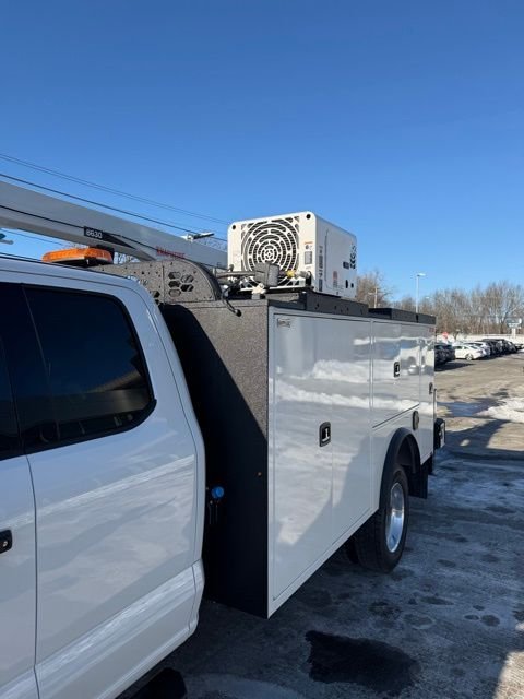 New 2026 Oxford White Ford F-550® XLT image 3