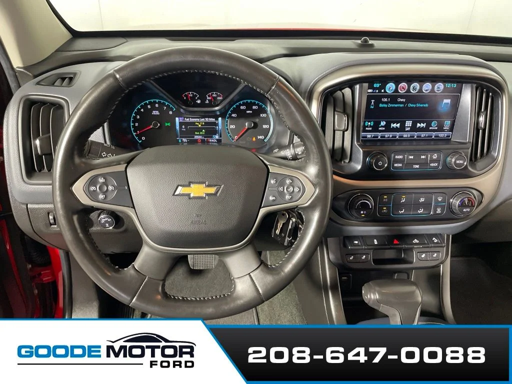 Used 2018 Red Chevrolet Z71 image 13